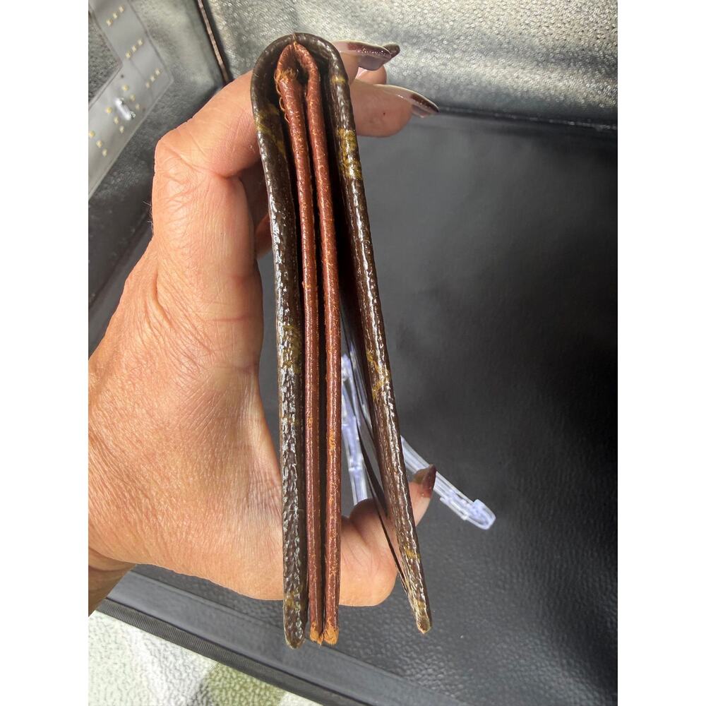 Louis Vuitton vintage passport holder - Picture 12 of 12